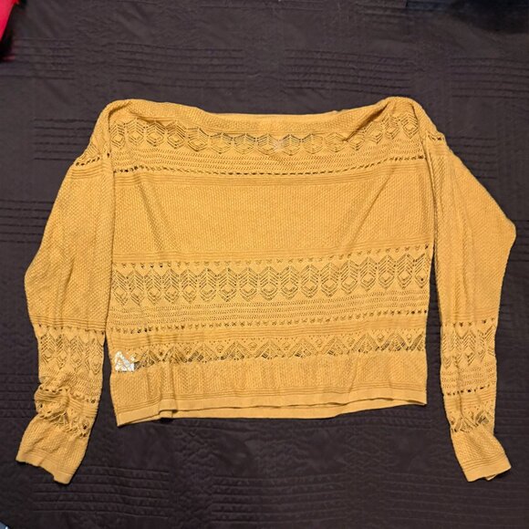 Francesca's Alya Mustard Gold Lightweight Crewneck Sweater - Picture 2 of 5